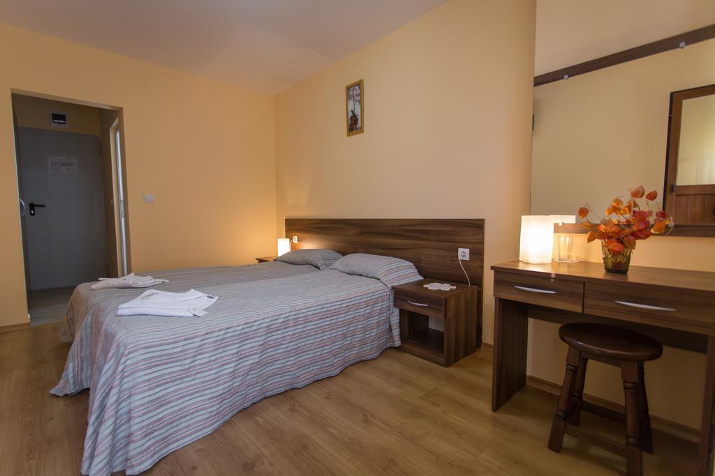 Hera Guest House Чифлик Экстерьер фото