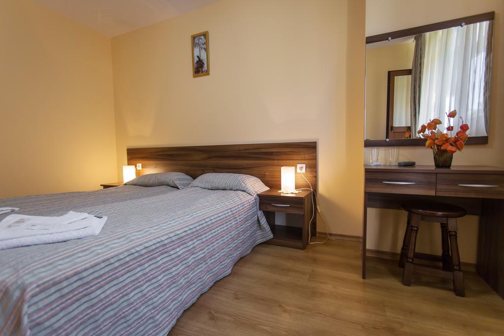 Hera Guest House Чифлик Экстерьер фото