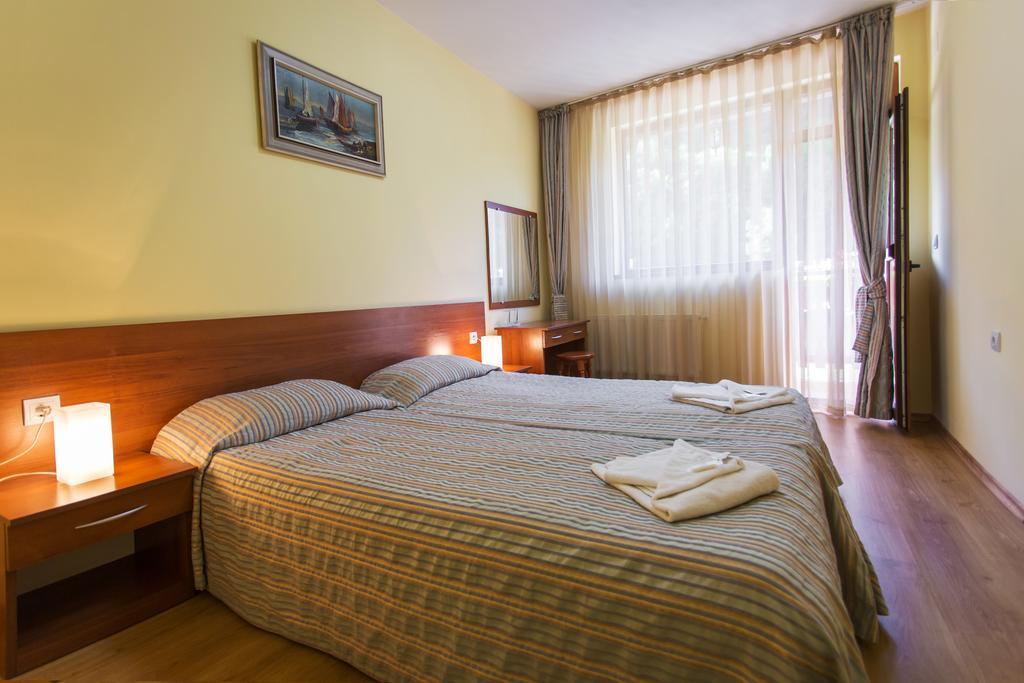 Hera Guest House Чифлик Экстерьер фото