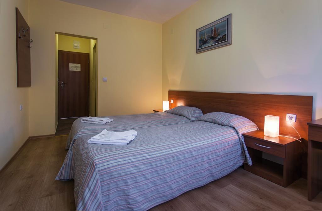 Hera Guest House Чифлик Экстерьер фото